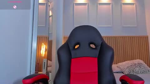 L U C Y  online show from October 11, 1:47 pm