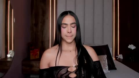 Lucy online show from May 20, 2:41 am