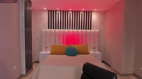 Lucy online show from December 20, 8:57 pm