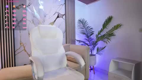 lucyweisser online show from March 21, 11:37 am