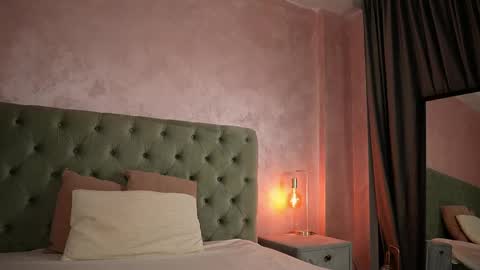 LucyWillow online show from May 4, 5:22 am