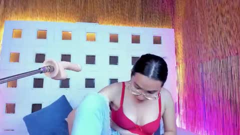 Lucy Liiu online show from March 8, 2:04 am