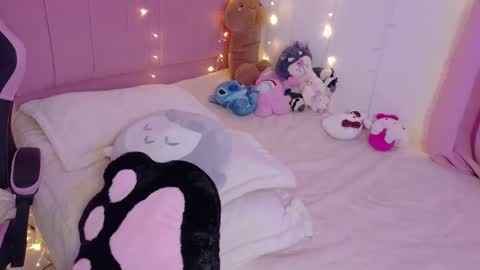 LUCYY FROM HOME  online show from March 21, 4:28 am