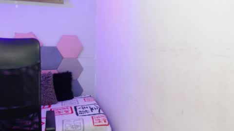 lui_fer01 online show from October 12, 11:12 am