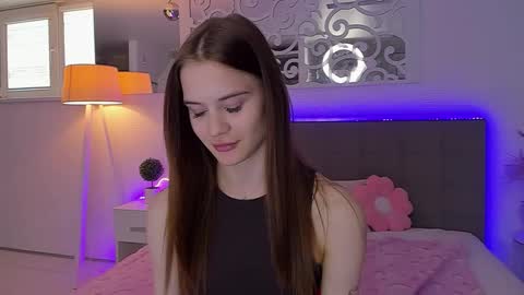 LuisaClover online show from May 6, 1:04 pm
