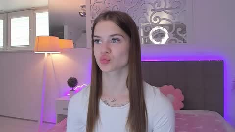 LuisaClover online show from May 17, 12:15 pm