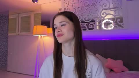 LuisaClover online show from March 1, 8:19 pm