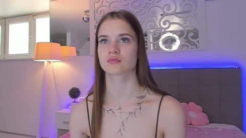 LuisaClover online show from May 18, 11:05 am