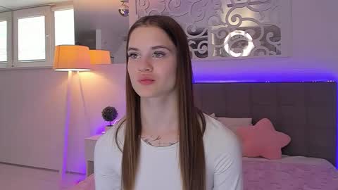 LuisaClover online show from May 16, 12:15 pm