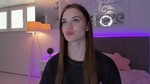 LuisaClover online show from May 10, 12:51 pm
