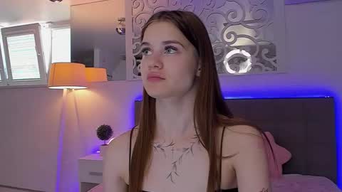LuisaClover online show from May 21, 12:25 pm