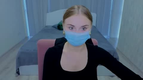 lukeriamoon online show from September 18, 4:44 am