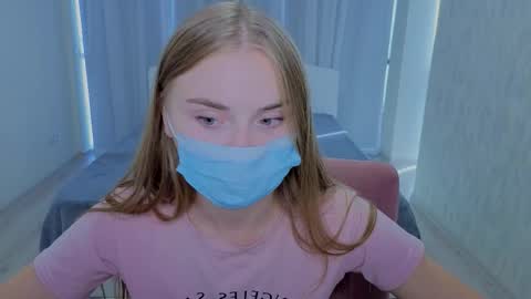 lukeriamoon online show from September 16, 8:44 am