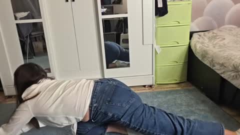 Lana online show from April 5, 5:56 pm