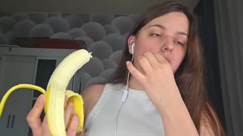 Lana online show from April 6, 4:30 pm