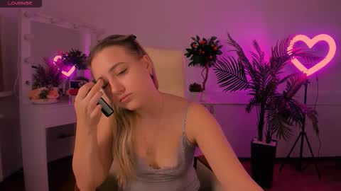 Lily online show from October 17, 6:05 am