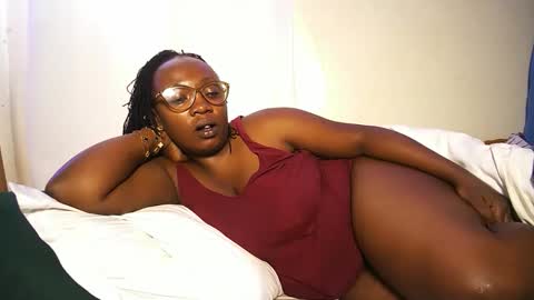 lulu_sparks1 online show from May 8, 10:07 am