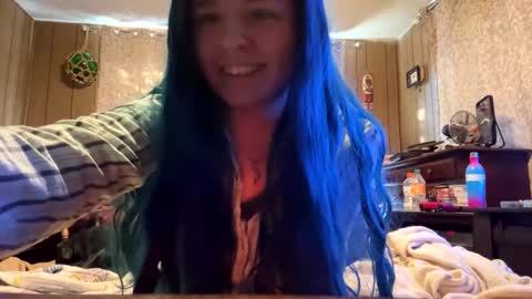 Connie online show from January 15, 3:07 pm