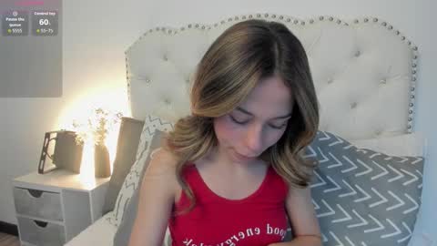luluuberry online show from March 29, 7:24 pm