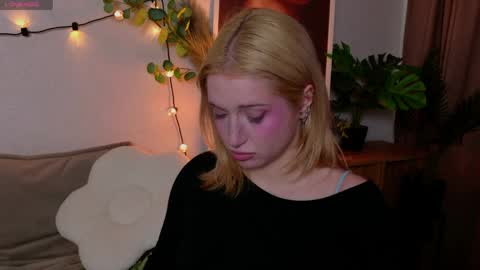 Nora online show from April 1, 11:33 am