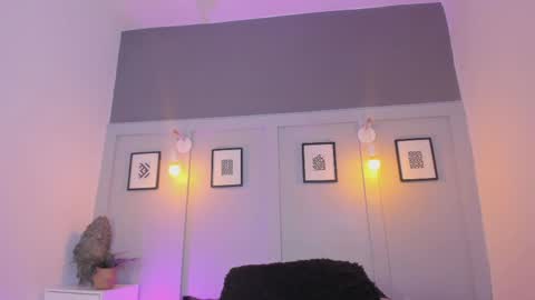 lummii_ online show from May 6, 7:18 pm