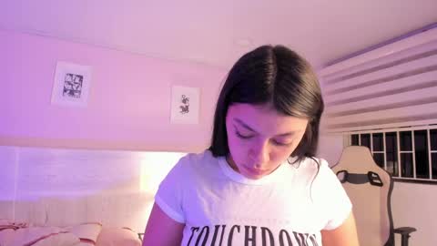 lummii_ online show from April 28, 2:27 am