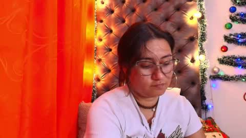 Luna  online show from December 22, 7:50 pm