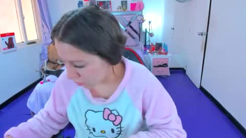 luna_analya online show from May 4, 3:27 pm