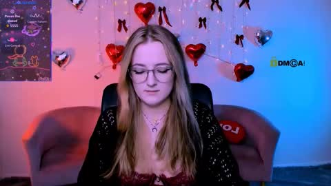 luna_berryy online show from February 24, 8:18 pm