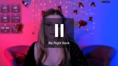 luna_berryy online show from May 13, 7:41 pm
