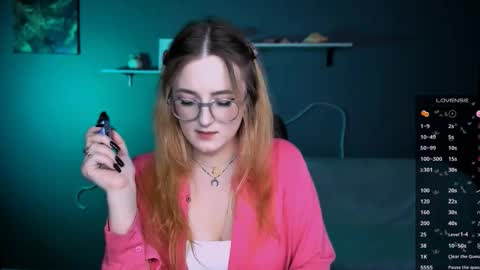 luna_berryy online show from October 18, 1:08 am