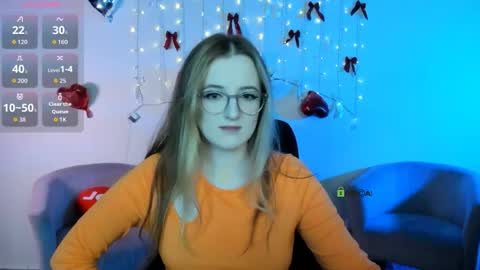 luna_berryy online show from May 20, 7:00 pm