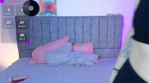 luna_blooms online show from April 9, 11:48 am