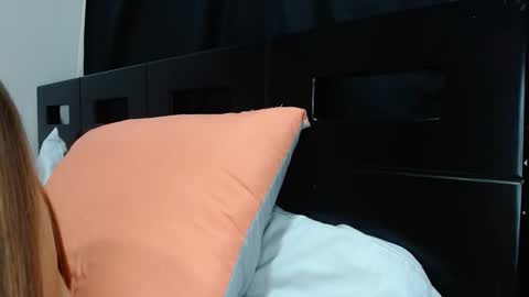 Luna--Blueberry online show from April 10, 6:30 am