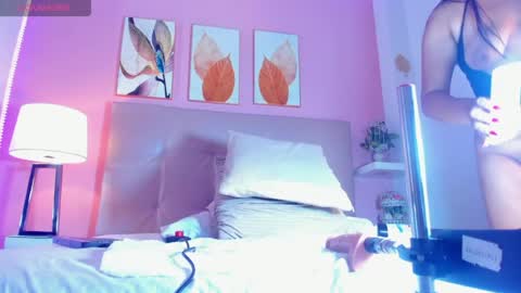..Luna.. online show from May 20, 12:57 pm