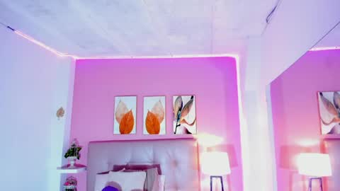 ..Luna.. online show from May 11, 12:29 pm