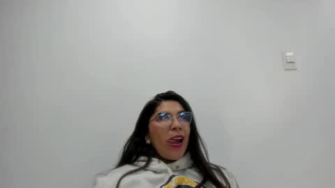 luna  online show from November 30, 11:47 am