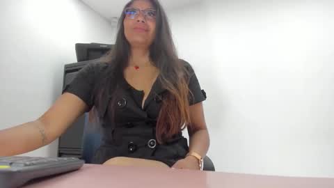 luna  online show from May 25, 12:15 pm