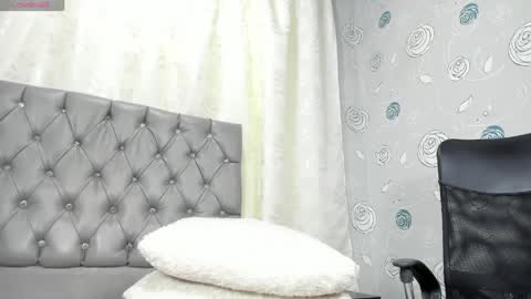 Luna Eva online show from May 9, 3:47 pm