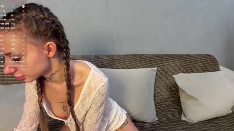 Luna Evans online show from March 27, 7:54 am