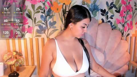luna_ferrari online show from May 11, 4:04 pm
