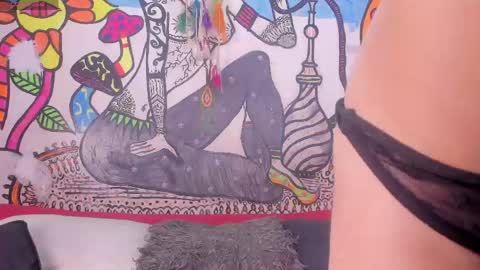 luna_gc online show from May 5, 2:31 pm