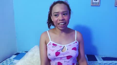 luna_hawks online show from October 7, 3:22 am