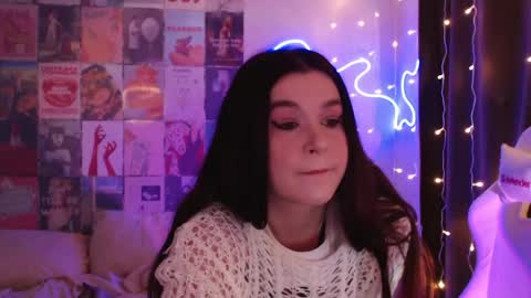 luna_limerence online show from May 7, 4:17 am