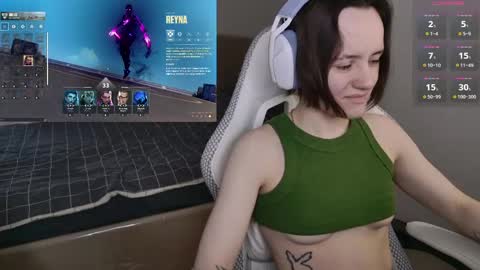 luna_loveeee online show from May 15, 6:38 am