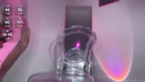 Luna Luuvz online show from March 31, 6:57 am