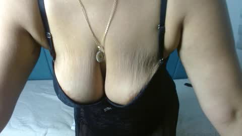 Luna  online show from December 22, 12:30 pm