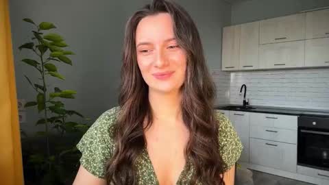 luna_raee online show from September 25, 8:13 am