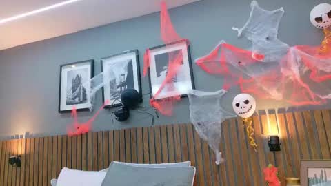 LUNA  online show from October 24, 3:52 pm