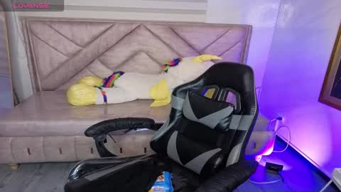 Live 1000pm 600am COLOMBIAN HOUR online show from November 6, 3:34 am